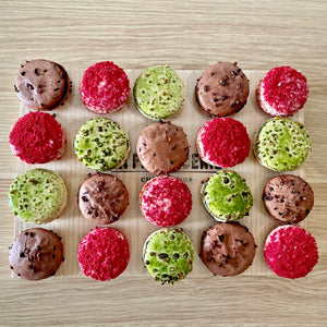 
            
                Load image into Gallery viewer, Macarons platter
            
        